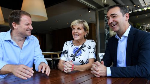 South Australian Liberal leader Steven Marshall (right) is seen with Minister for Foreign Affairs Julie Bishop (centre) and Liberal candidate for Heysen Josh Teague in Stirling on Sunday. (AAP)