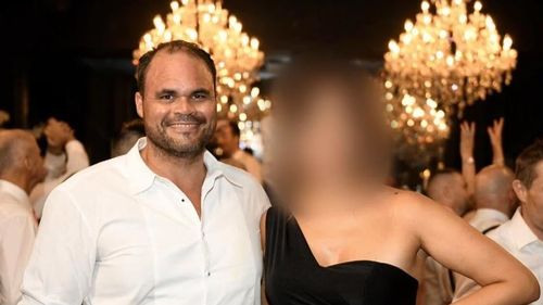 Homenagens a jovem de 28 anos morto em acidente de carro compartilhado a caminho de casa na noite de aniversário 