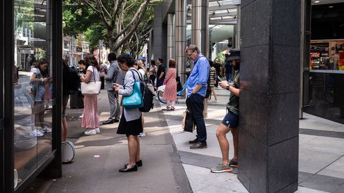 Workers generic Sydney CBD.