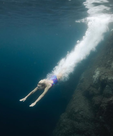 Rhiannan Iffland Aussie Woman Somersaults Three Times Off Cliff