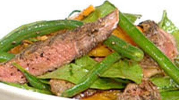 Warm peppered steak salad