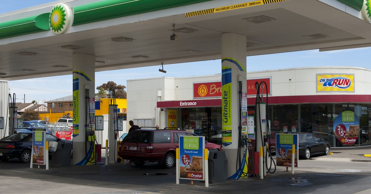 Potential oil price hike could impact petrol cost in Australia