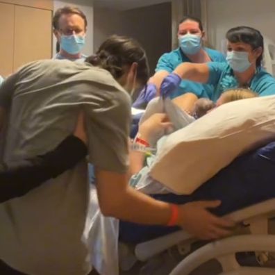 Dad passes out while watching partner give birth. Tiktok