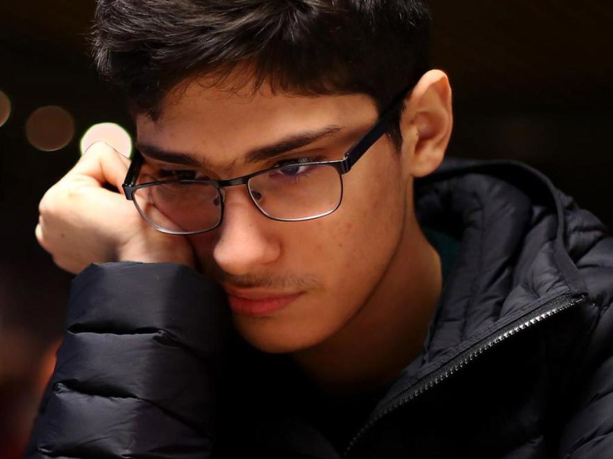 16-year-old Iranian shocks chess world no.1 Magnus Carlsen to win $14,000  prize