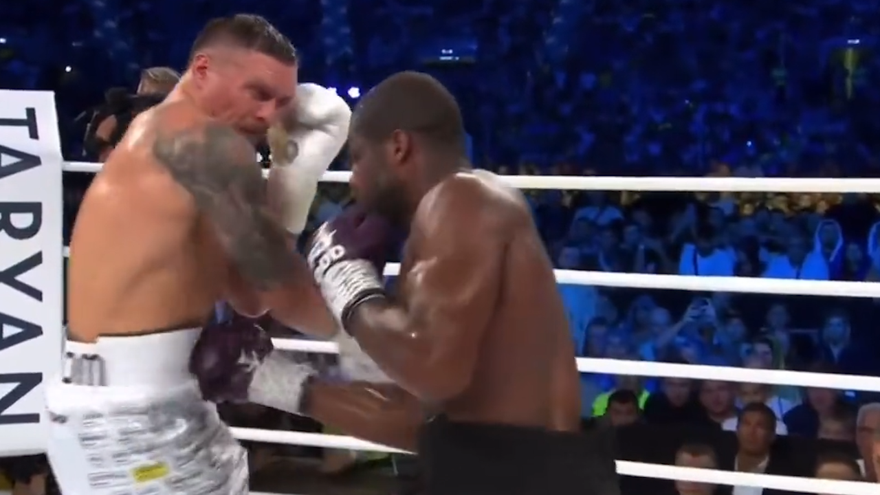 Oleksandr Usyk won his fight against Daniel Dubois after this controversial low blow call