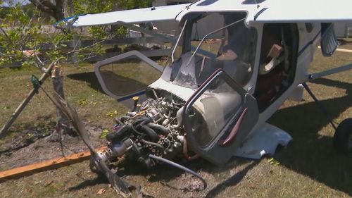 Un mari et sa femme ont la chance d'être en vie après avoir effectué un atterrissage d'urgence à bord de leur avion léger près de Noosa, dans le sud-est du Queensland.