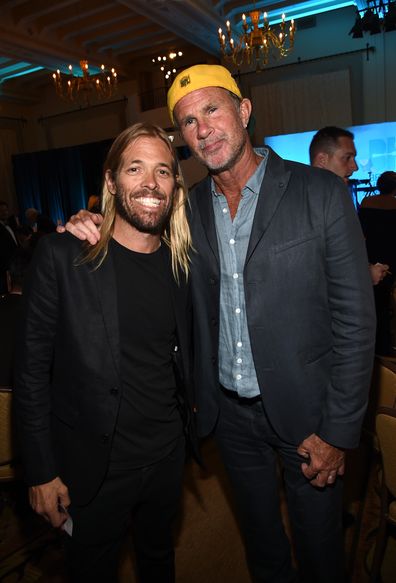 Chad Smith and Taylor Hawkins in 2014