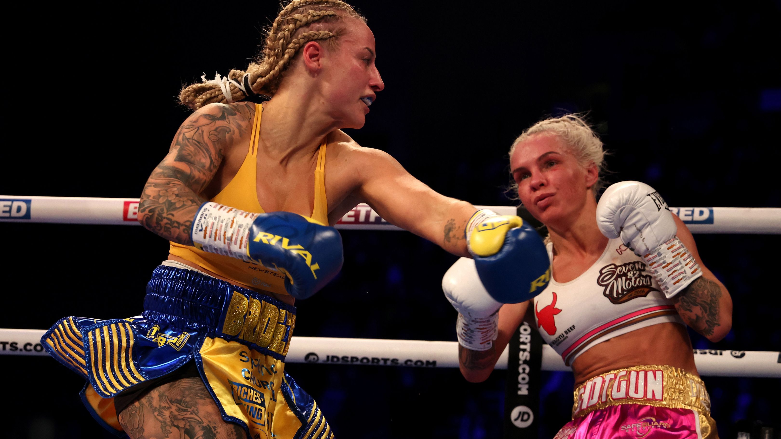 Ebanie Bridges and Shannon OConnell exchange blows during their IBF Women&#x27;s World Bantamweight title fight at First Direct Arena in Leeds. (Photo by Nigel Roddis/Getty Images)