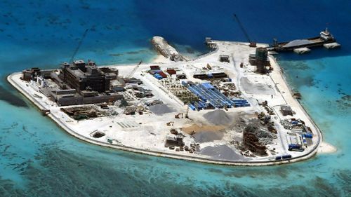 O vedere aeriană a construcției în reciful Mabini (Johnson) de către China, în disputate Insulele Spratly, în Marea Chinei de Sud.