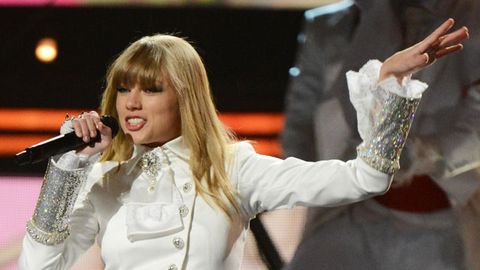 Watch: Did Taylor Swift sing off-key at the Grammys?