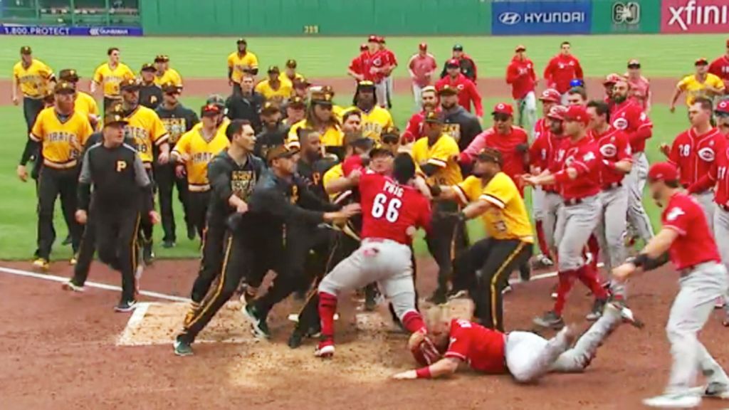 Puig ejected after benches clear, 04/07/2019