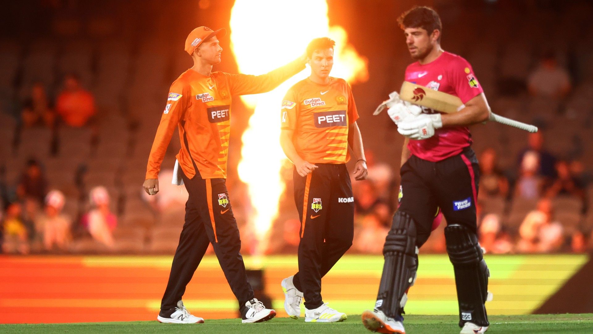 l 22 Sydney Sixers Lose To Perth Scorchers As Nathan Lyon Blasts Steve Smith Decision