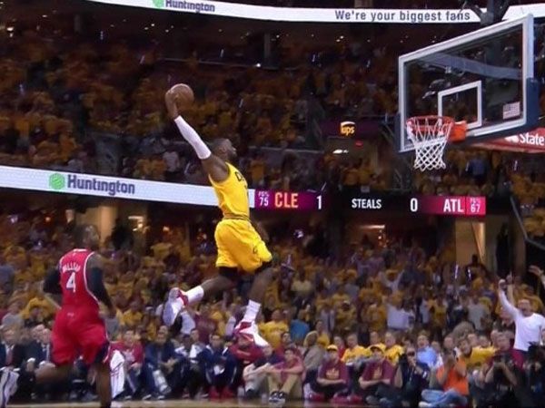 LeBron opens game four with monster dunk