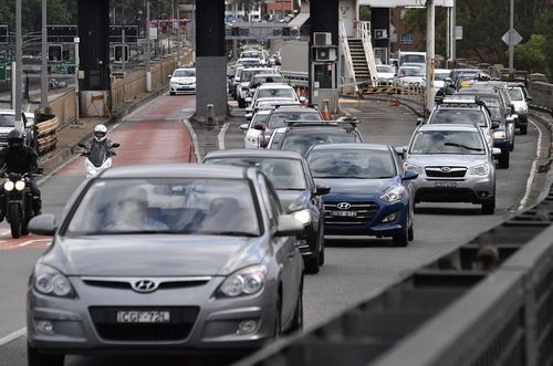 Sydney's population grew by more than 100,000 people to June 2017. (AAP)