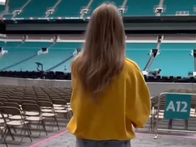 a12 hint int he back of taylor swift video 