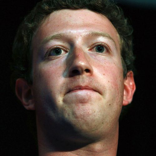 Le Fondateur De Facebook, Mark Zuckerberg, Prend La Parole Au Siège De Facebook En 2010.