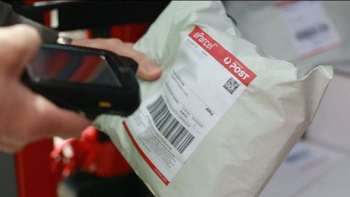 Many Australians will be cutting it fine with their online shopping Christmas deliveries (9NEWS)