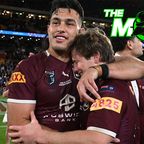Tino Fa&#x27;asuamaleaui embraces Harry Grant after a State of Origin victory for Queensland.
