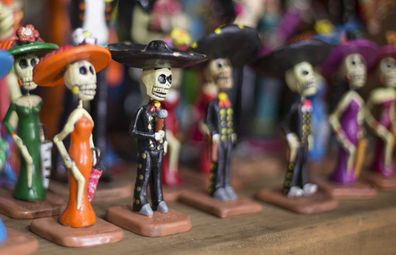 Traditional Dia de los Muertos figurines
