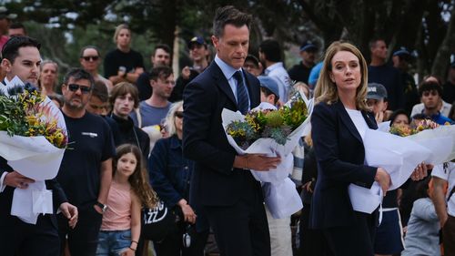 Chris Minns ha ammesso che ci sono stati dei fallimenti nel condividere informazioni cruciali nel periodo precedente alla sparatoria di Bondi.