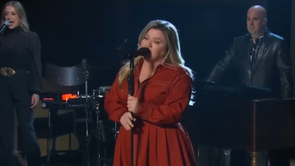 Kelly Clarkson was 'blindsided' by toxic claims at talk show