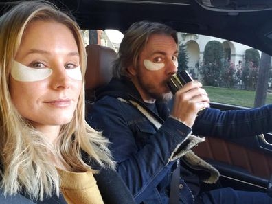 Kristen Bell and Dax Shepard in car. 