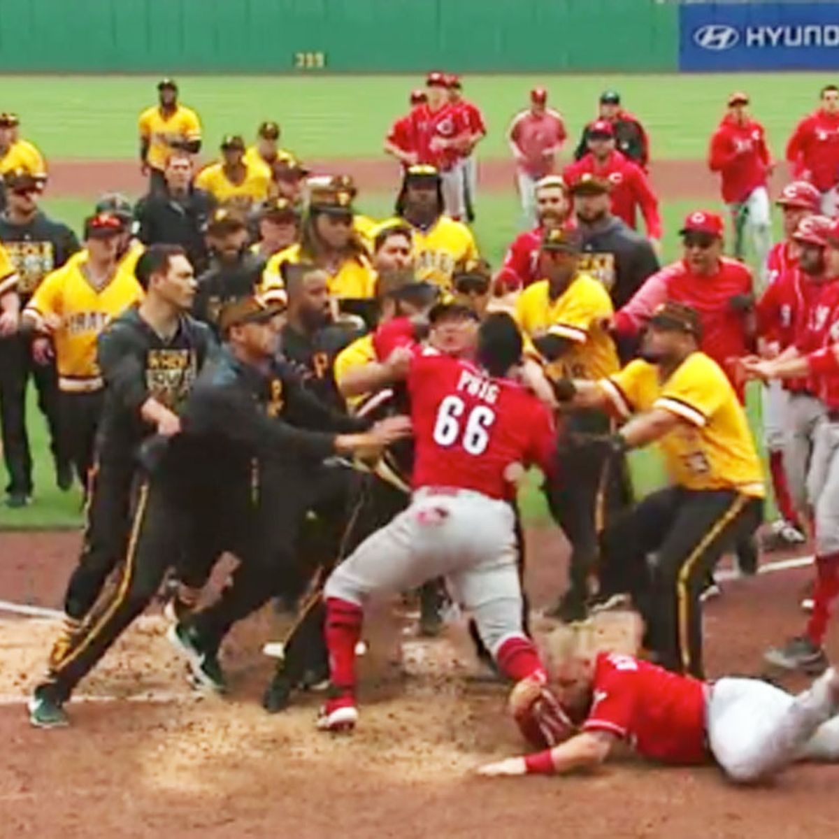 MLB star Yasiel Puig tries to fight entire Pittsburgh Pirates