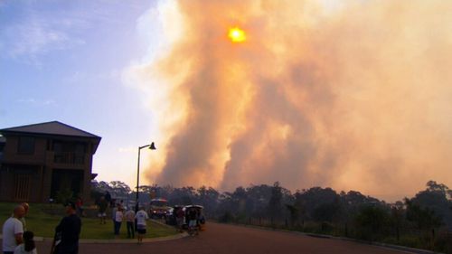 Thick smoke is blanketing Sydney's south-west. (9NEWS)