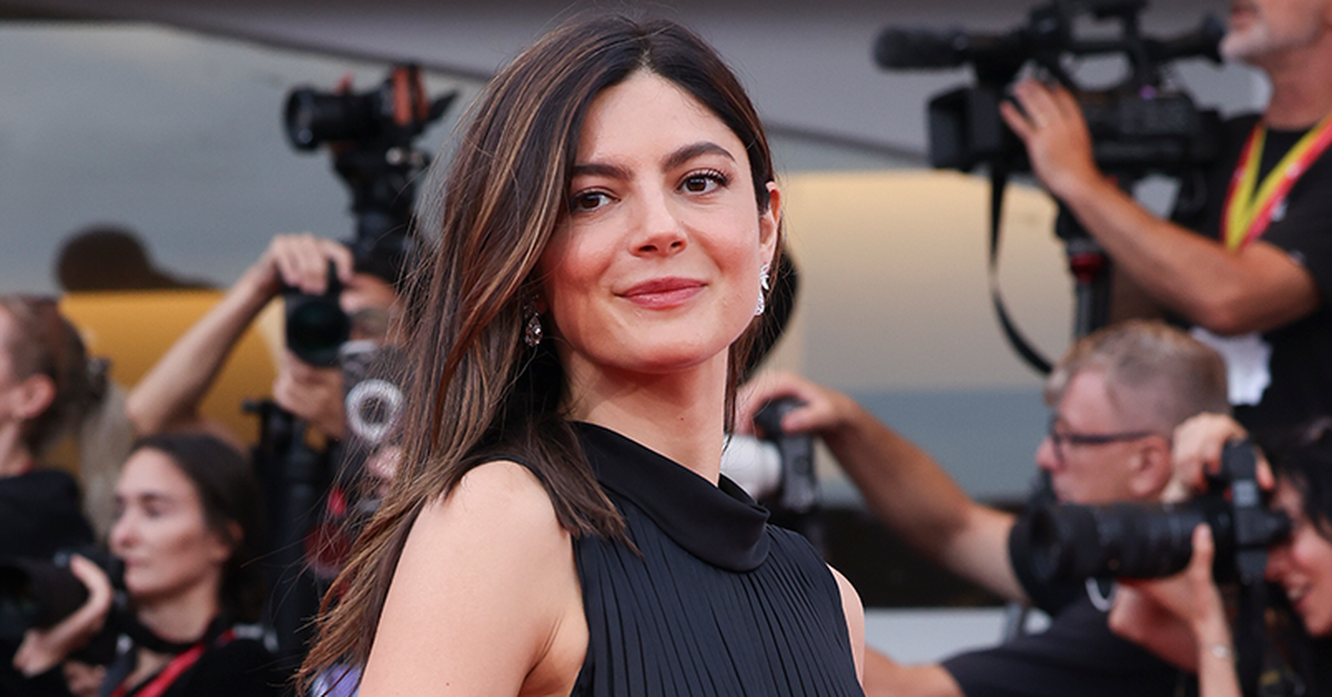 Hollywood couple leave fans waiting for a red carpet debut