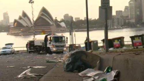 The clean up begins at Sydney Harbour. (9NEWS)