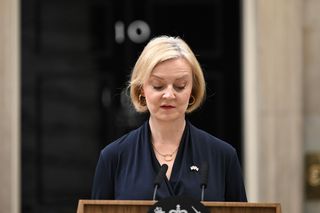 UK's Liz Truss quits after disastrous 6-week term sends country