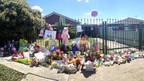 Tributes have been laid outside Zoe's home. (9NEWS)
