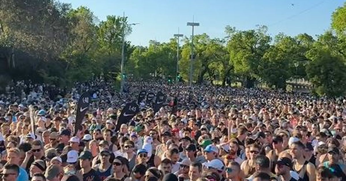 Melbourne marathon Blue skies and sunshine as Melbourne marathon
