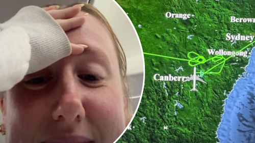 L'influencer Elloise ha condiviso aggiornamenti sui social media dopo che il volo è stato reindirizzato a Canberra.