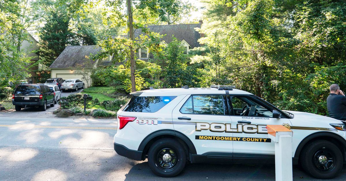 FBI searches home of Trump 'enemy' John Bolton