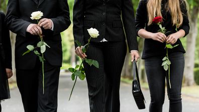 Father wants to bring new girlfriend to mothers funeral.