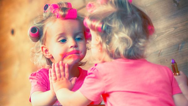 Beauty school drop out: if you are not afraid of a little mess, set up a beauty salon for your daughter. Image: Getty