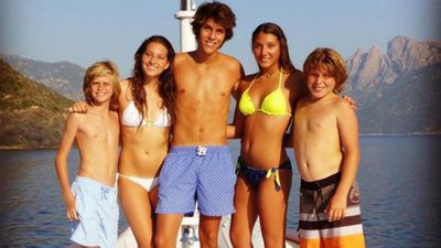Elle Macpherson's sons Aurelius Cy Andrea  and&nbsp;Arpad Flynn Alexander with friends<br>