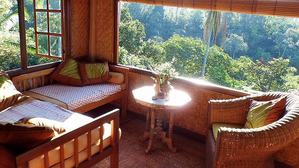 Upstairs lounge in tree house bungalow (Sarinbuana Eco Lodge)