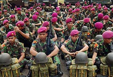 Who declared martial law to suppress the Free Aceh Movement in 2003?