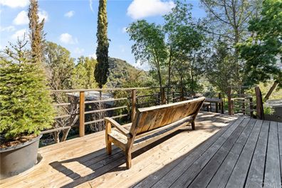 Tyler Henry buys Secluded Topanga Retreat for $US 2.1 million