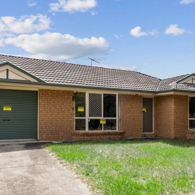 Bidder offers $1 for vandalised Queensland house during record-breaking auction