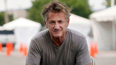 Stan, Sean Penn, C*A*U*G*H*T