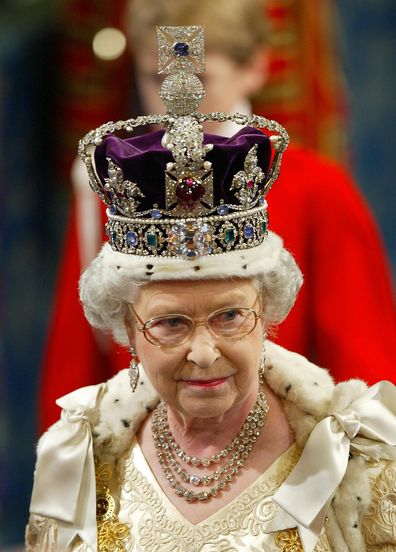 Imperial State Crown's weight could break your neck, says Queen Elizabeth -  The Economic Times