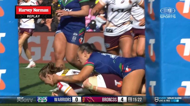 Upton strikes under the posts | Nine.com.au