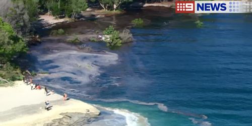 Qld sinkhole is now 'relatively stable'