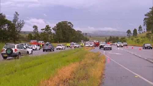 Tea Gardens crash two dead Pacific Highway NSW