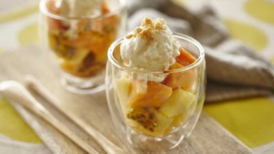 <a href="http://kitchen.nine.com.au/2016/10/05/10/29/macadamia-and-honey-frozen-yoghurt-sundaes" target="_top">Macadamia and honey frozen yoghurt sundaes</a>