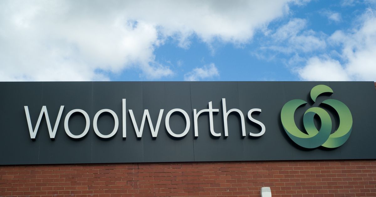 Woolworths Supermarket giant backflips on Australia Day merchandise ban