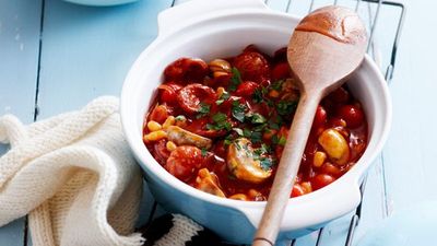 <a href="http://kitchen.nine.com.au/2016/05/16/15/46/chorizo-bean-mushroom-stew" target="_top">Chorizo, bean and mushroom stew</a>